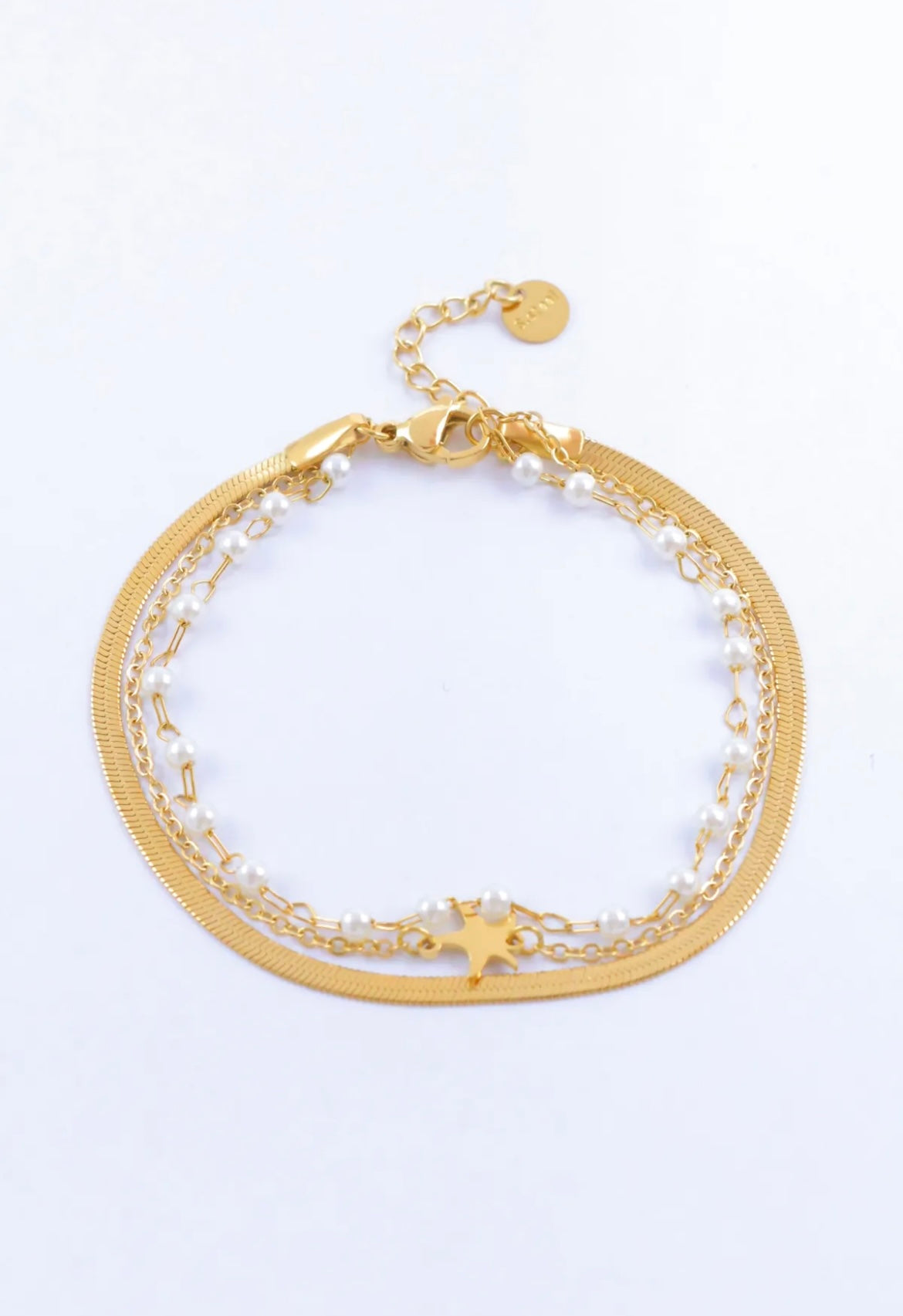 Armband mit kleinen Perlen
