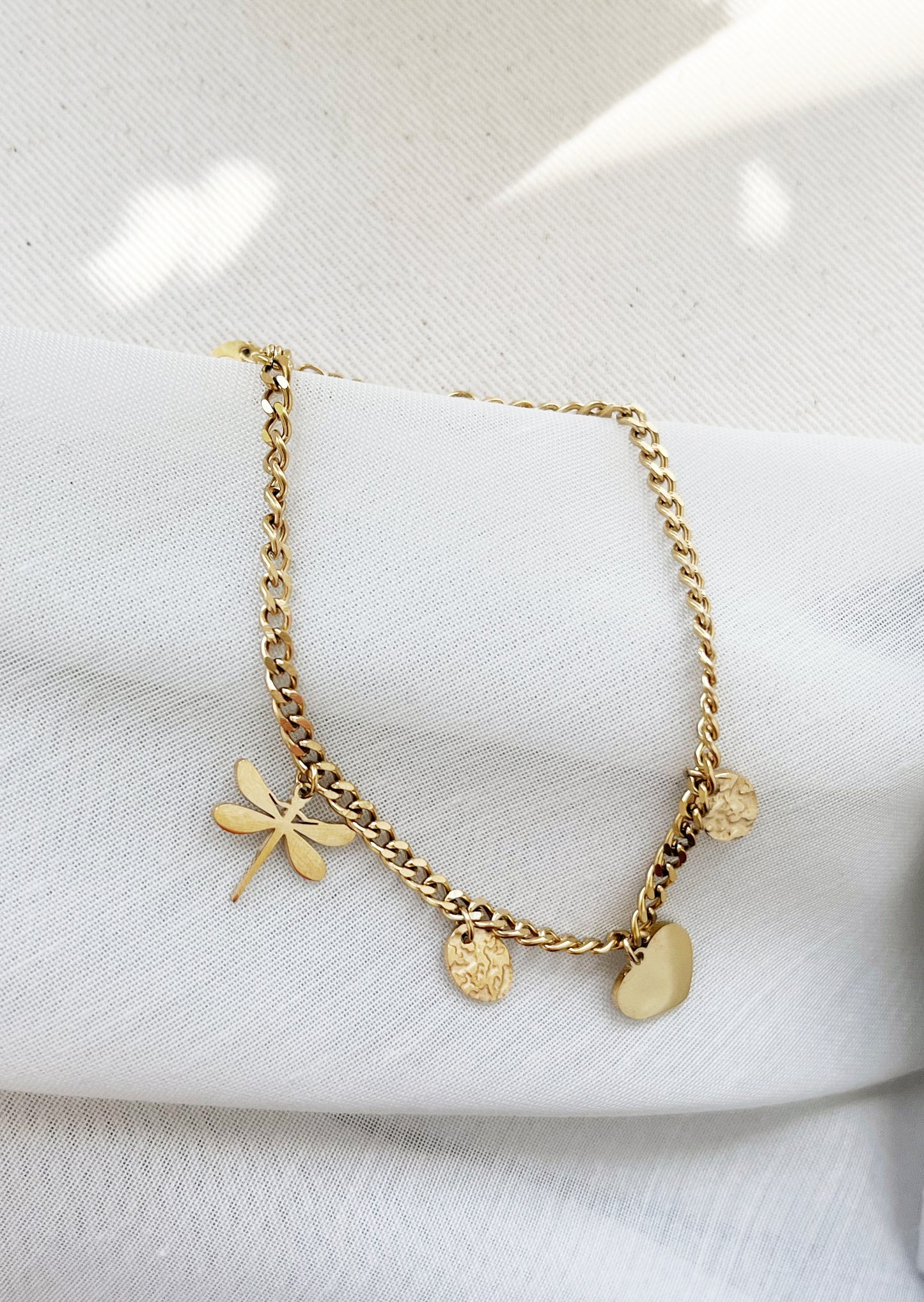 Armband mit Anhängern