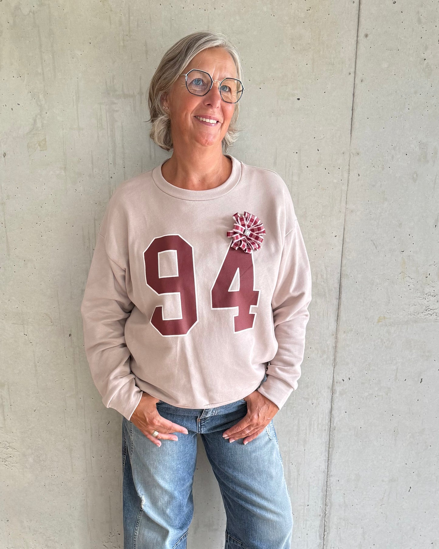 Sweat mit Ansteckblume