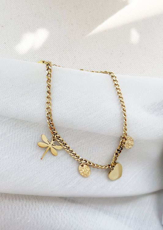 Armband mit Anhängern